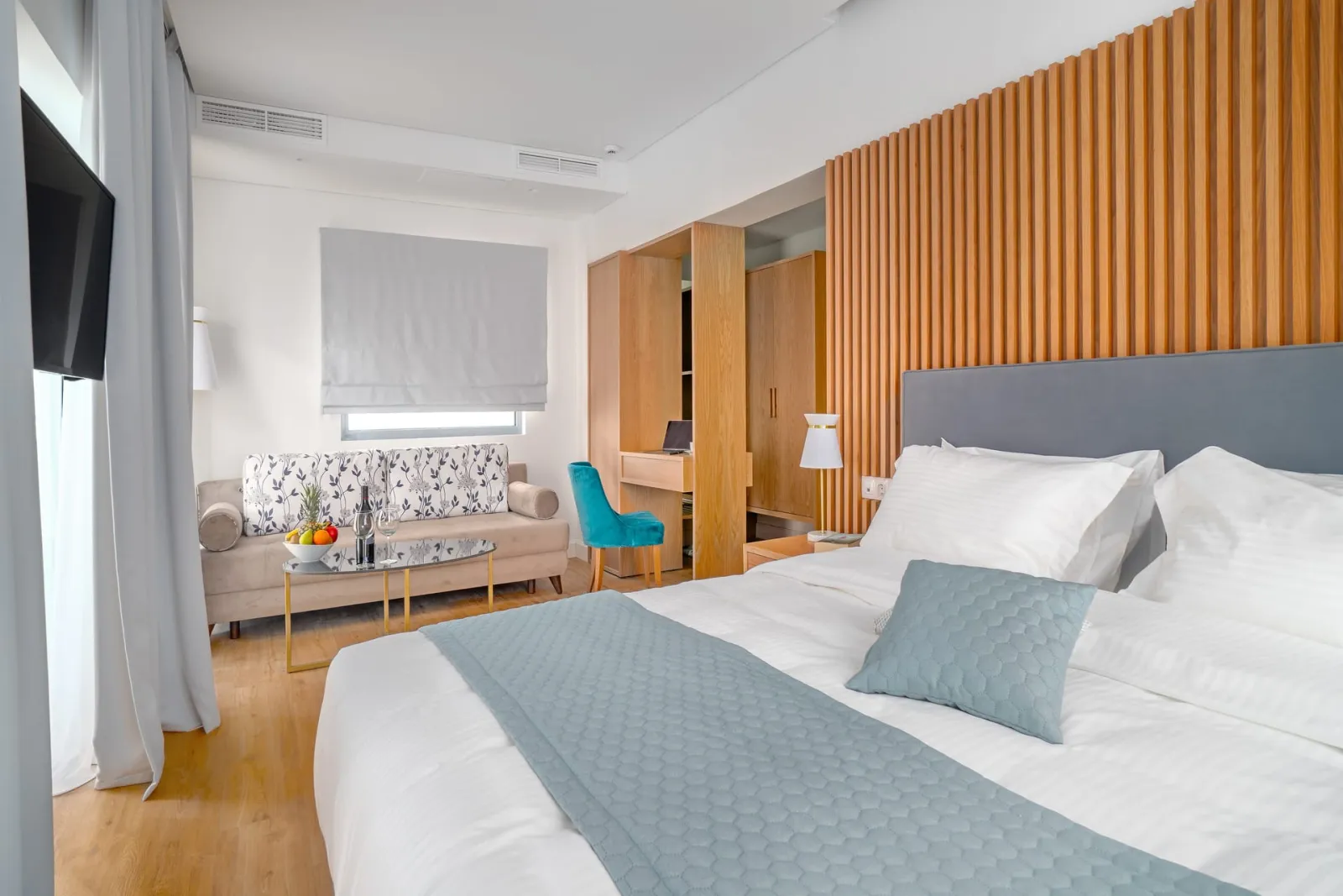 Deluxe Suite with Spa Bath