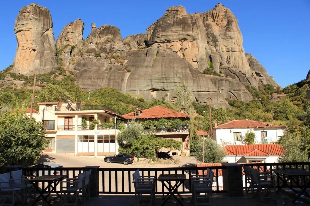 Family Apartment with Terrace and Side Meteora view