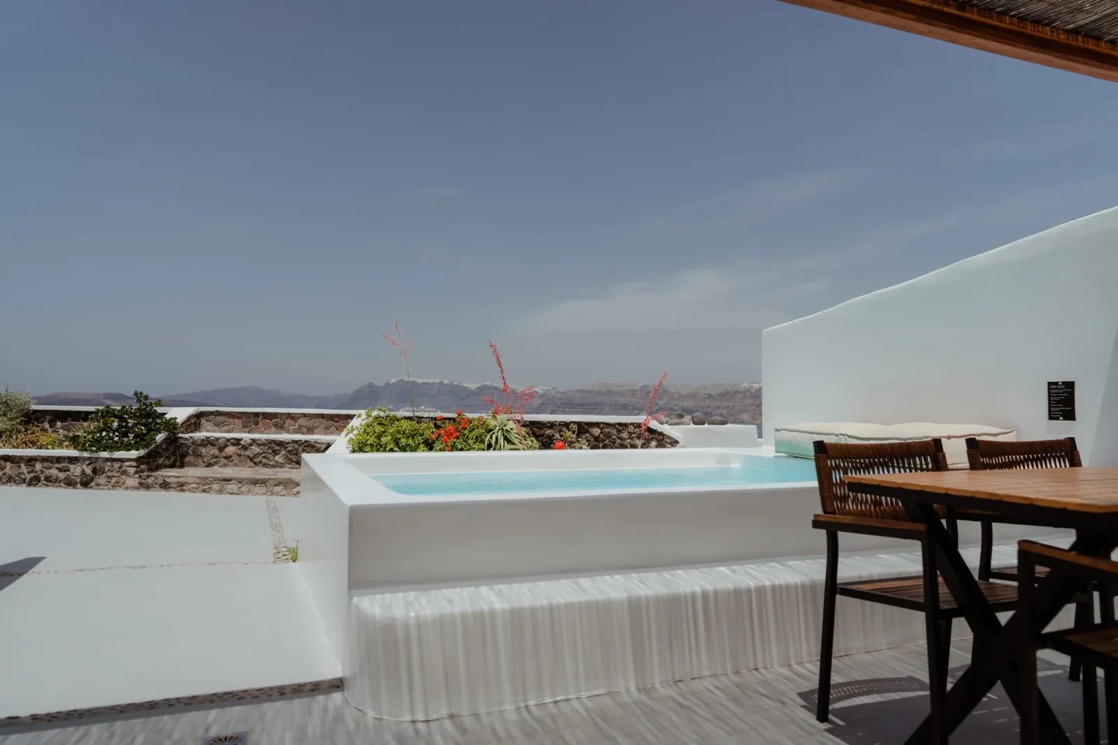 Junior Suite | Plunge pool &amp; Caldera view