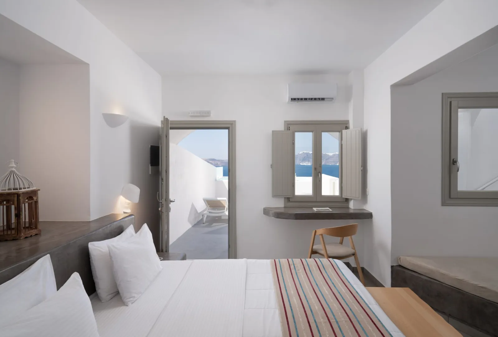 Junior Suite | Plunge pool &amp; Caldera view
