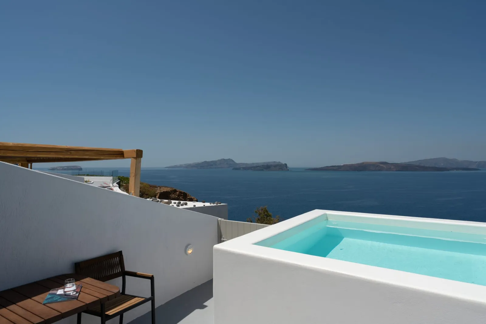 Junior Suite | Plunge pool &amp; Caldera view