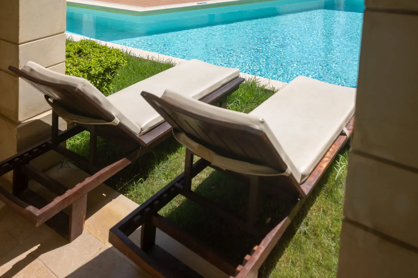 Double | Twin Room Garden View Shared Pool