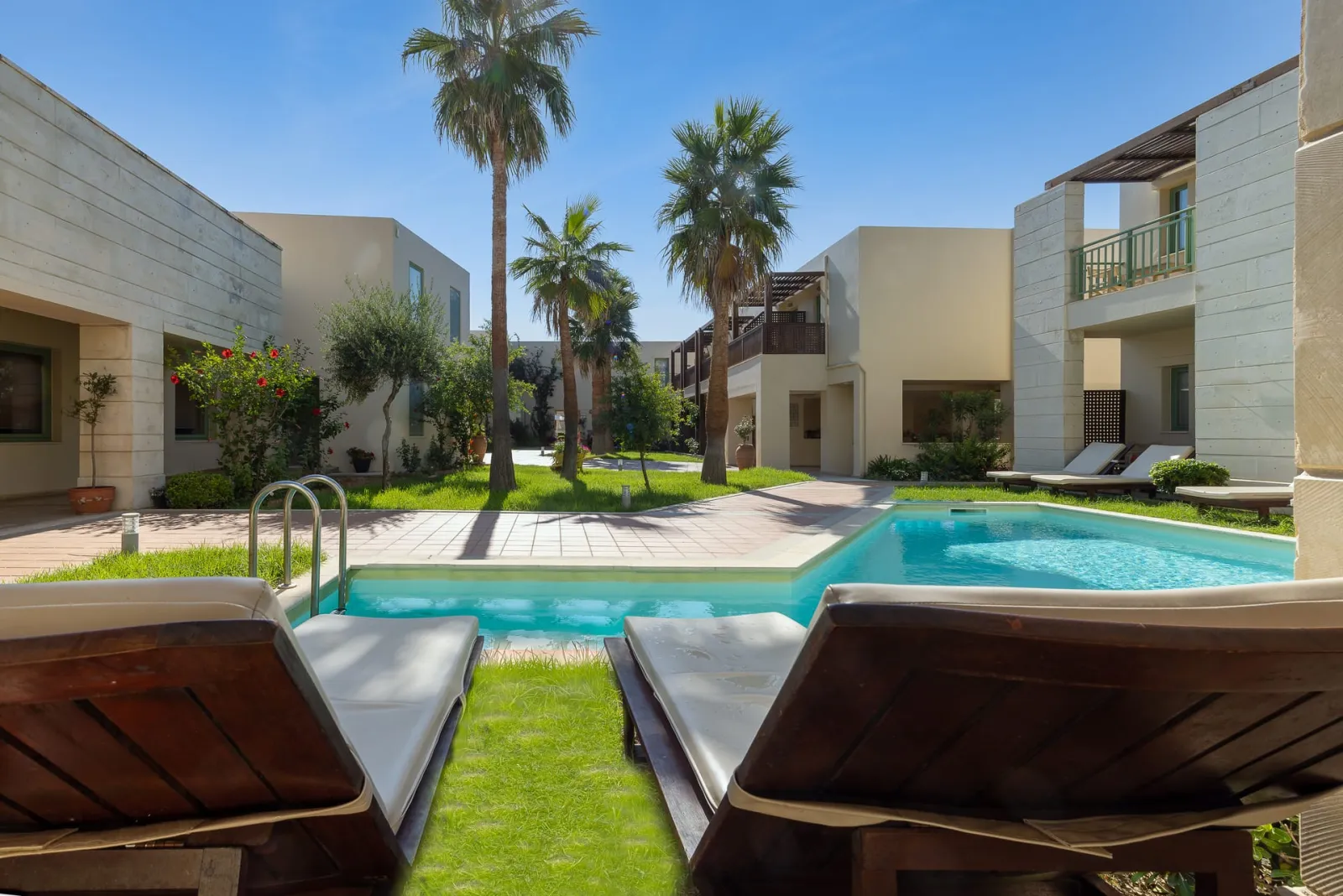 Double | Twin Room Garden View Shared Pool