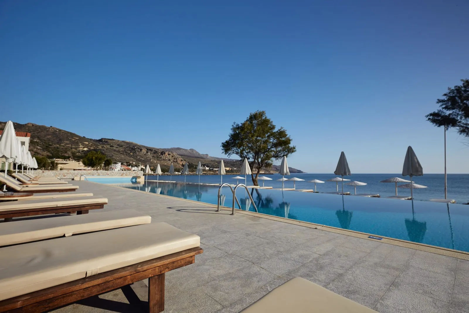 Sea Front Junior Suite Direct Pool Access