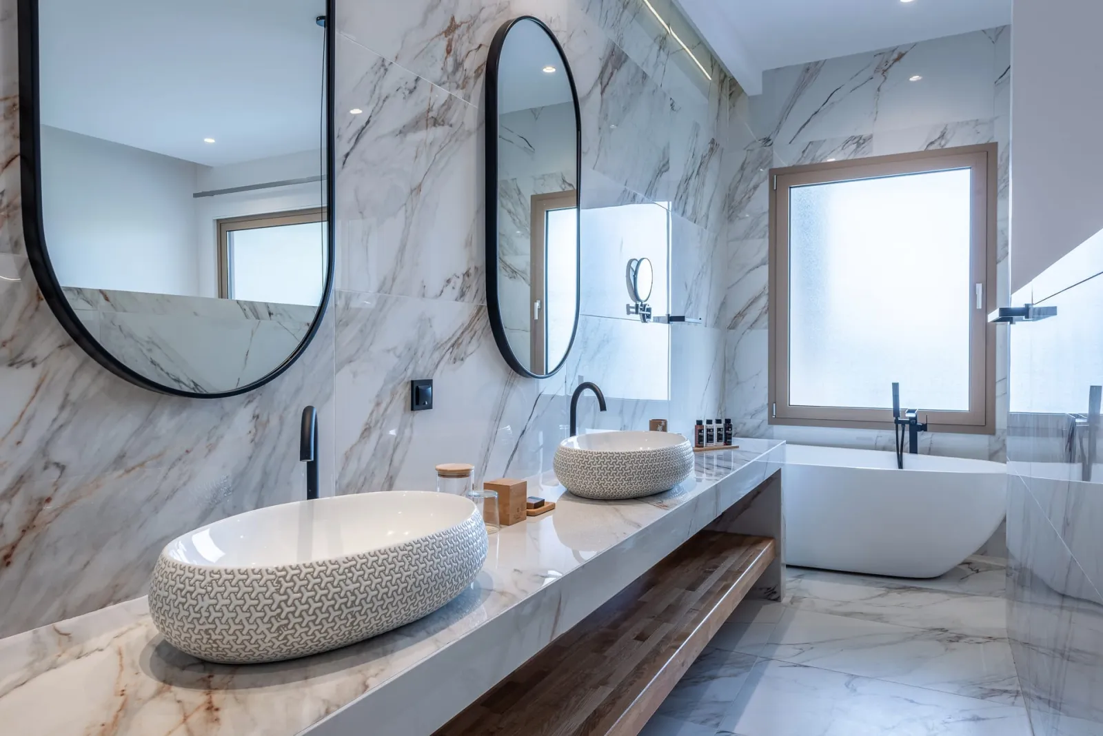 Elegance Suite Double With Garden View With External Private Jacuzzi