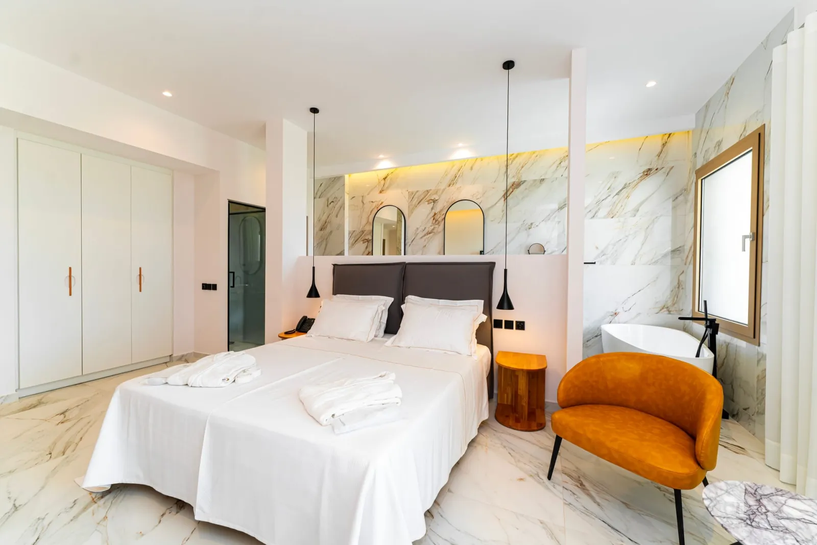 Elegance Suite Triple With Garden View With External Private Jacuzzi - 47 m2
