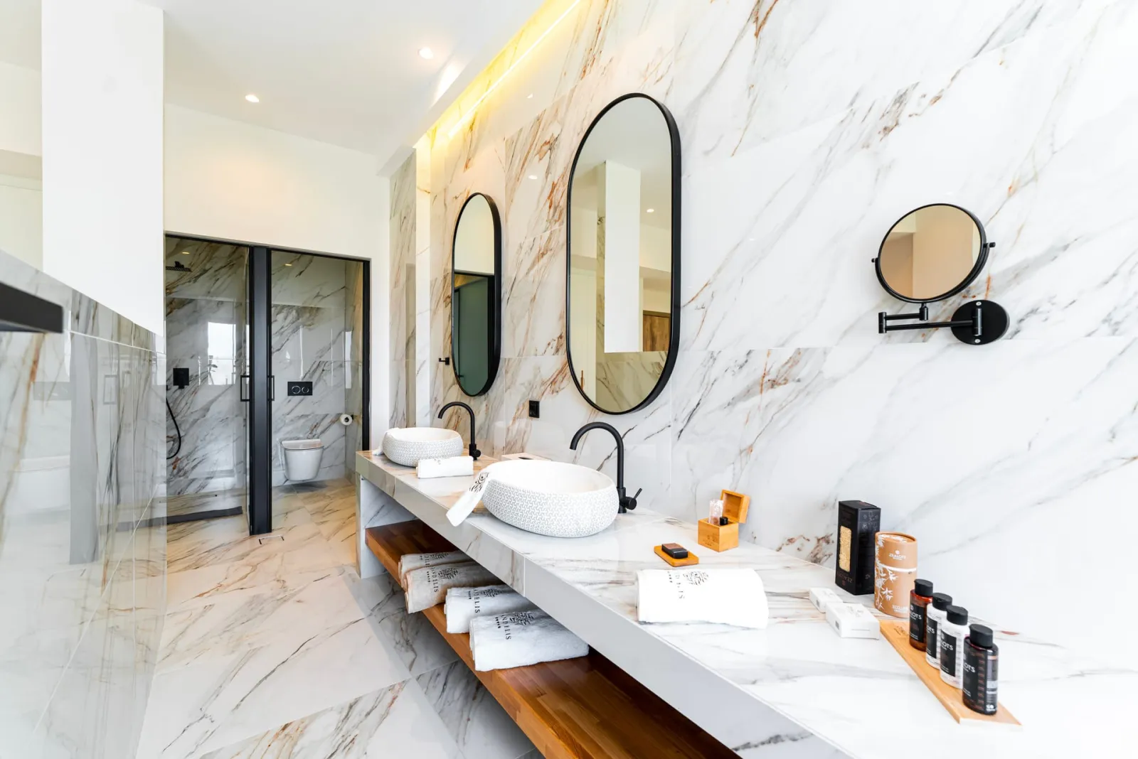 Elegance Suite Triple With Garden View With External Private Jacuzzi - 47 m2