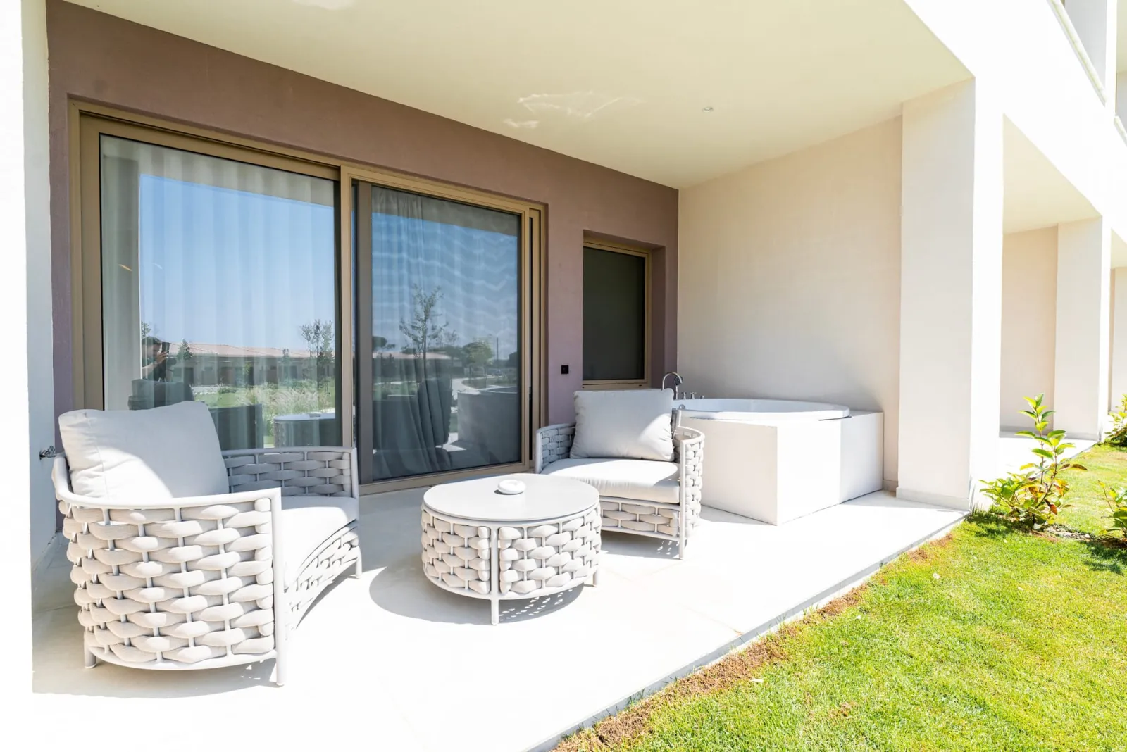 Elegance Suite Triple With Sea View With External Private Jacuzzi - 47 m2