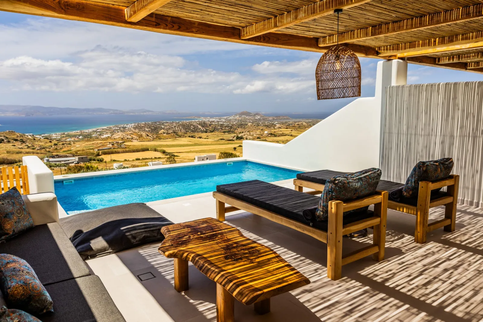 VILLA  EROS
