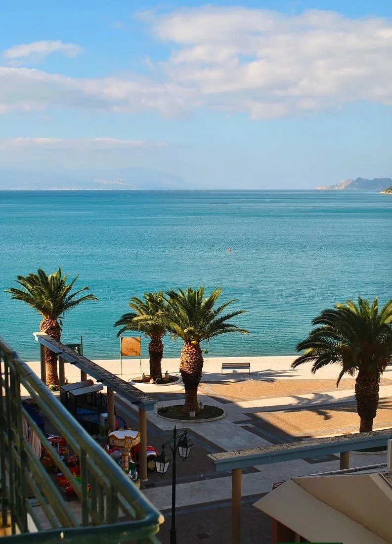 Single Stay | Side Sea View