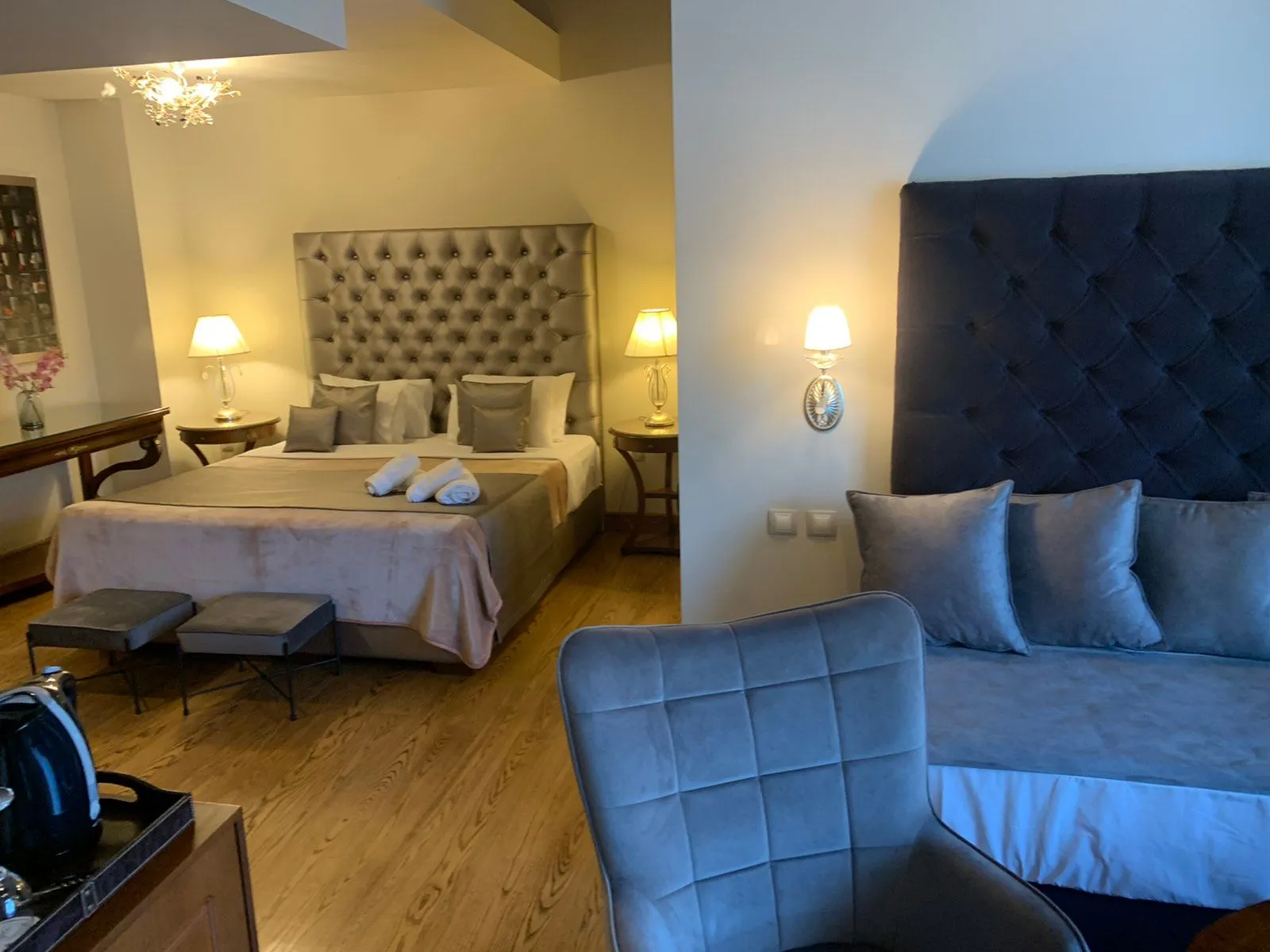 Honeymoon Suite