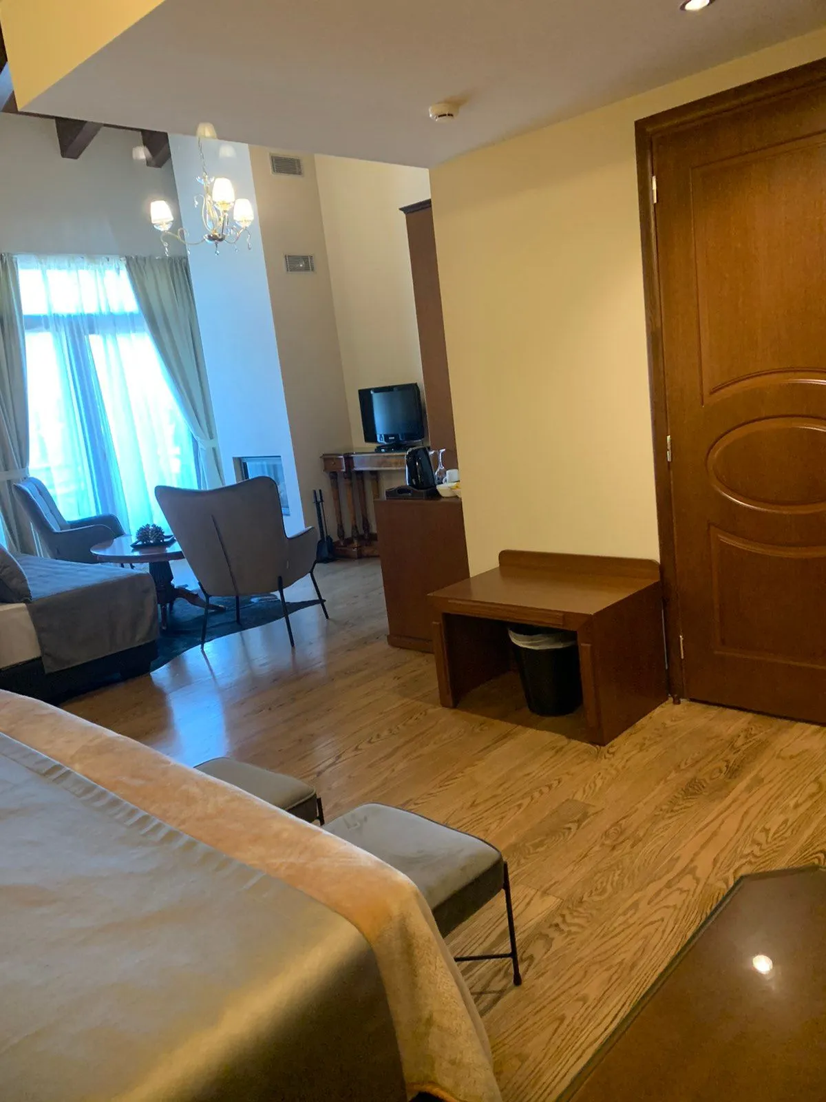 Honeymoon Suite