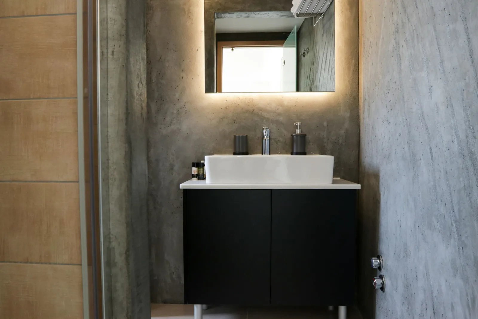 V36 Signature Suite