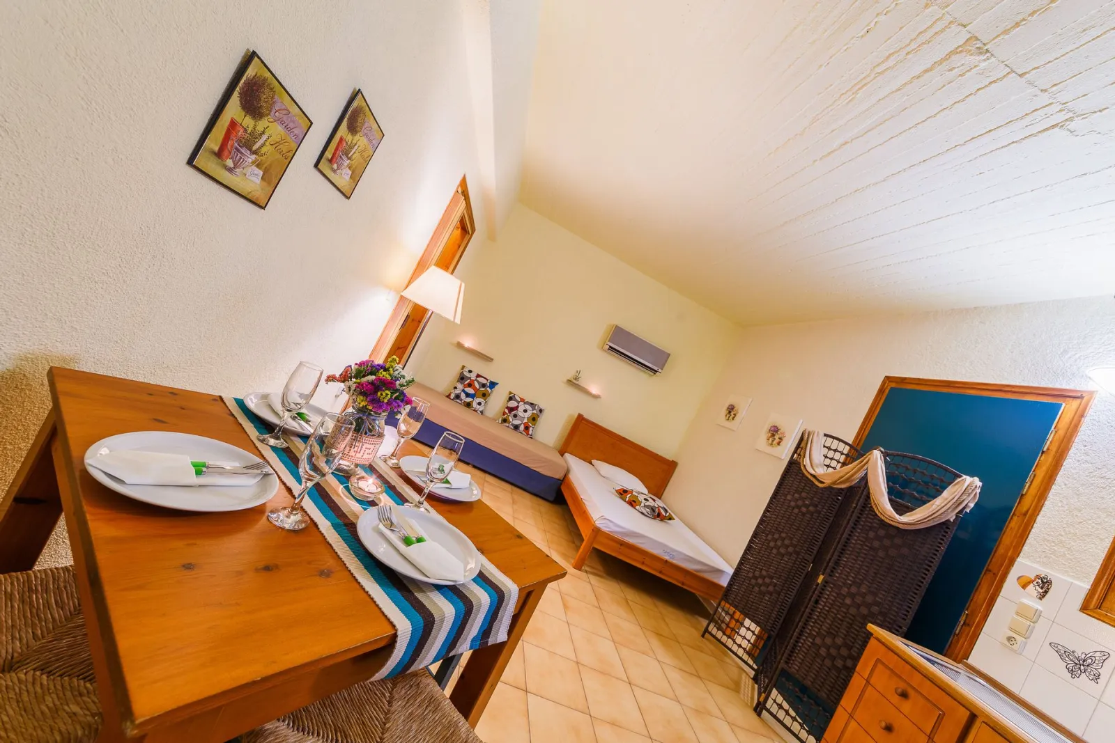 SEA VIEW APARTMENT WITH 1 SEPARATE BEDROOM