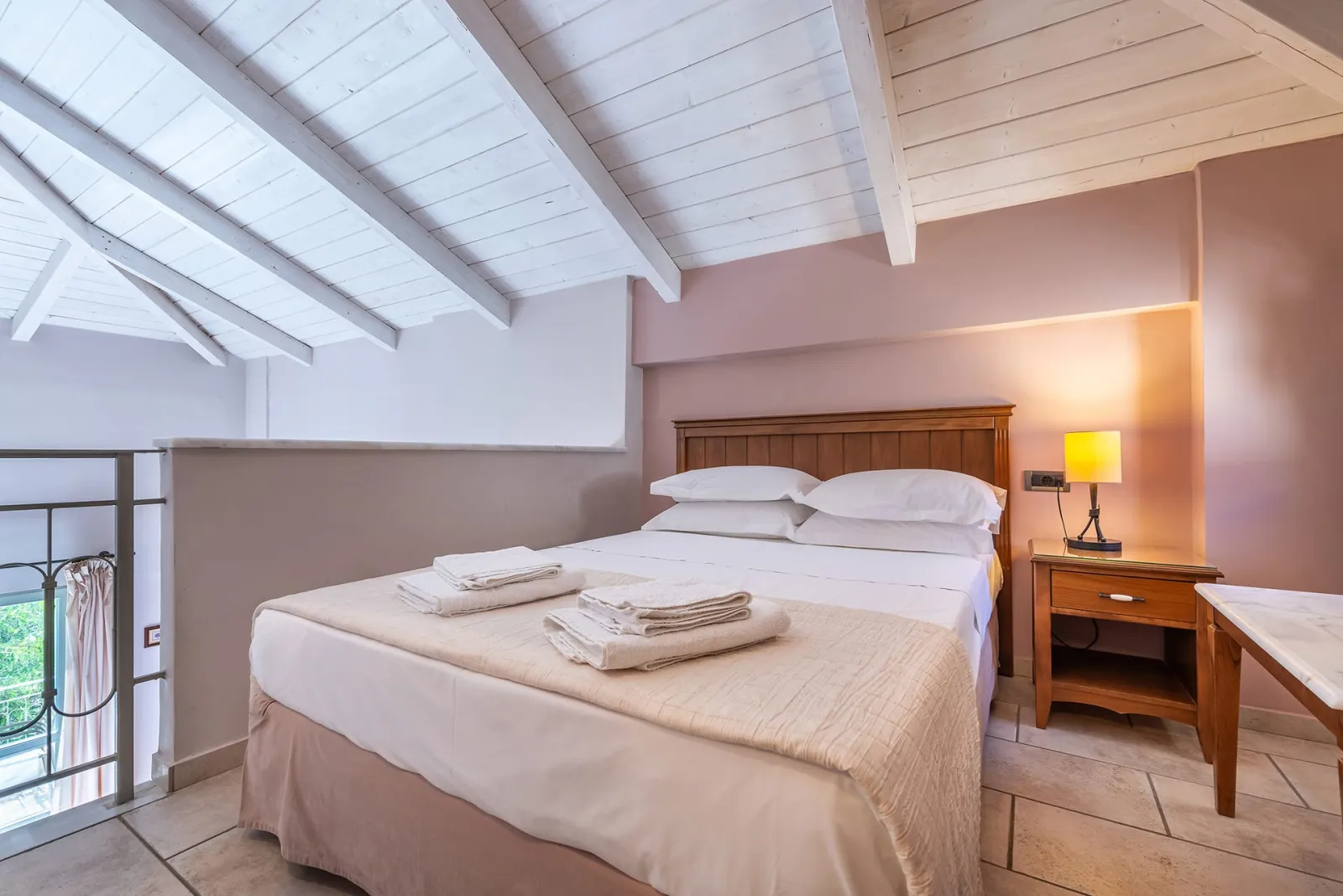 Standard Μaisonettes Nefeli &amp; Kyveli (47m²)