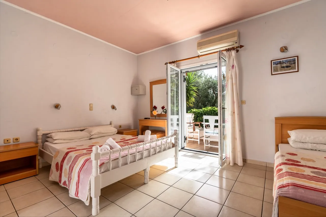 Studio with Garden & Swimming Pool View