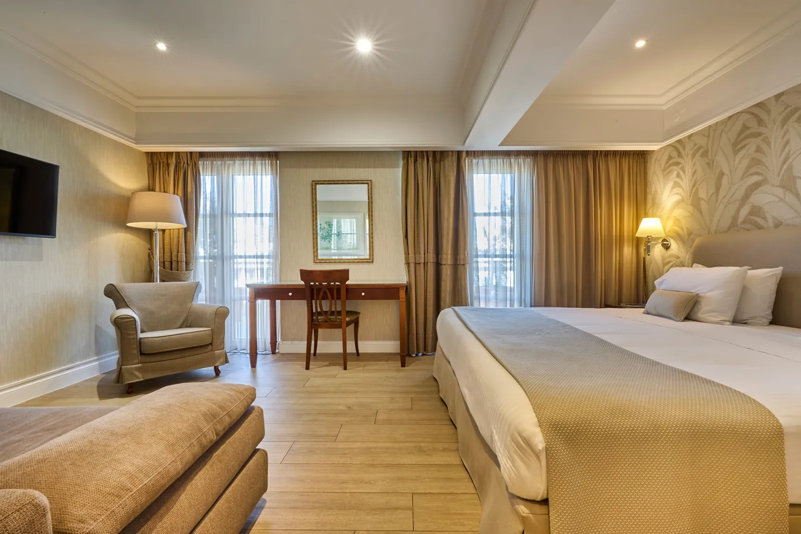Junior Suite with Acropolis View