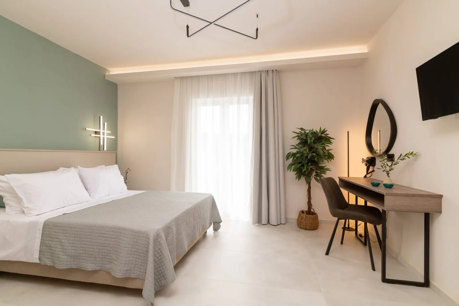 Deluxe Triple Room | Pool View [30 m²]