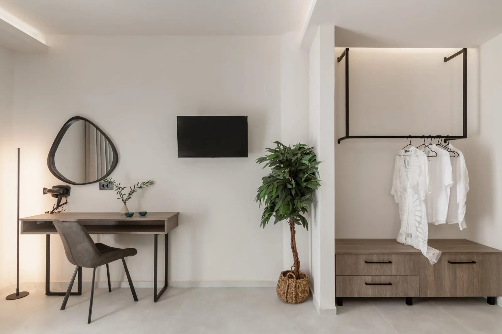 Deluxe Room | Pool View [35 m²]