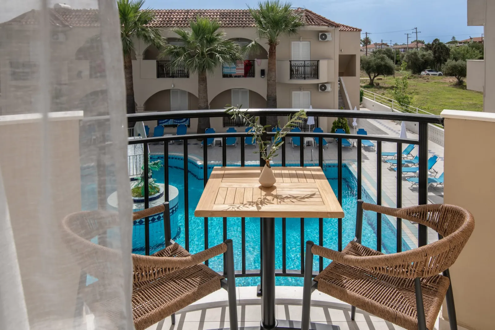 Deluxe Room | Pool View [35 m²]