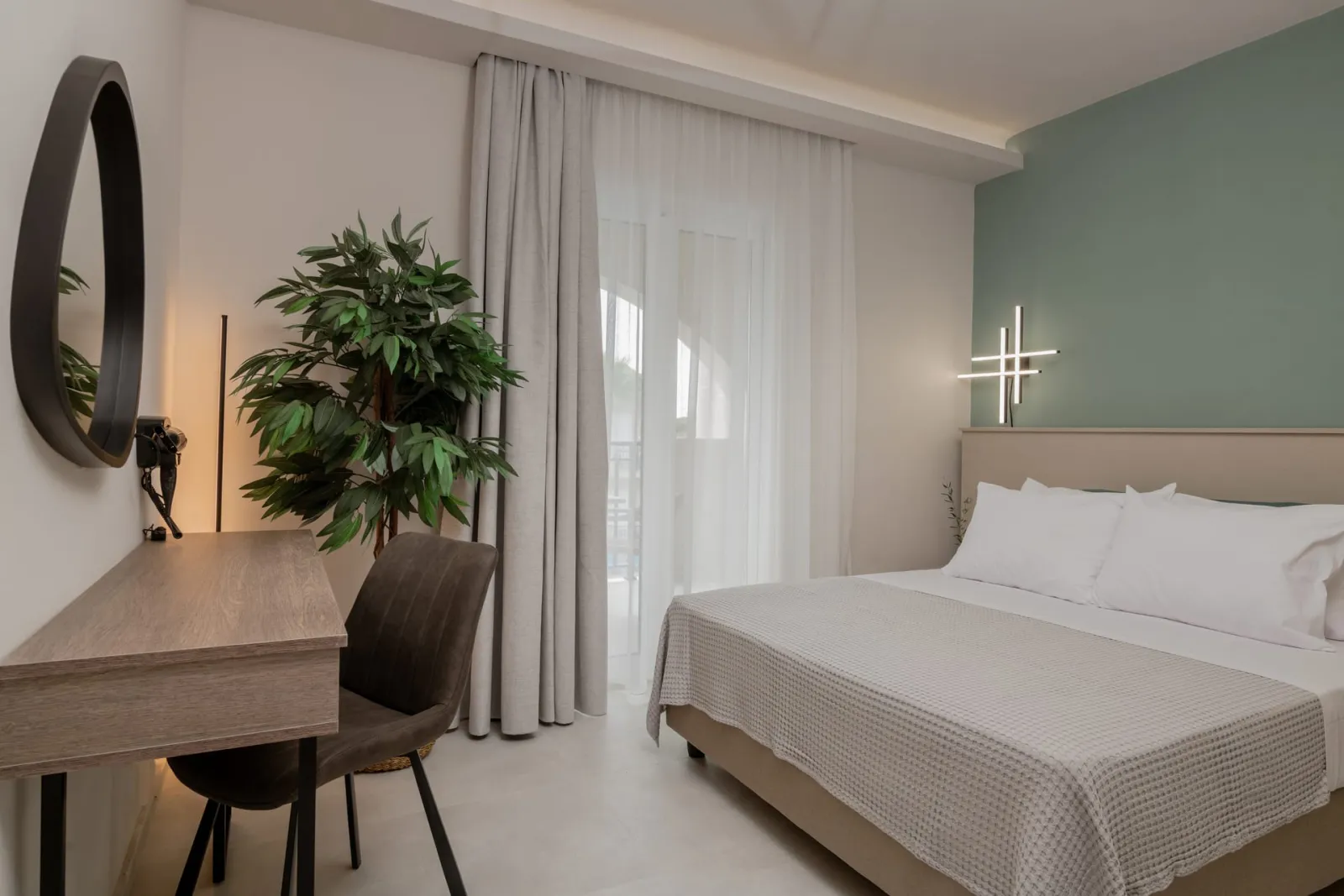 Deluxe Room | Pool View [35 m²]