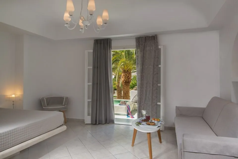 Deluxe Triple Room with Outdoor Jetted Tub