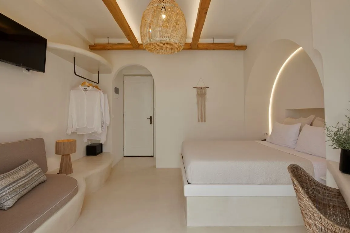 Standard Suite with Pool View