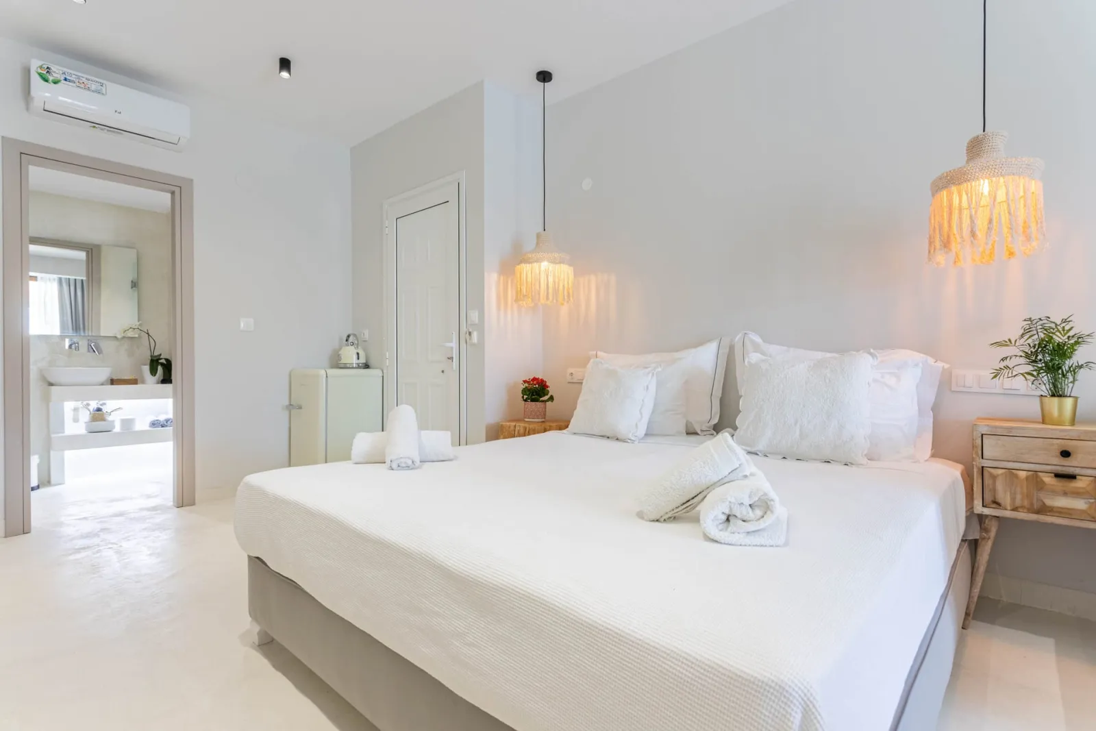 Suite with Pool View