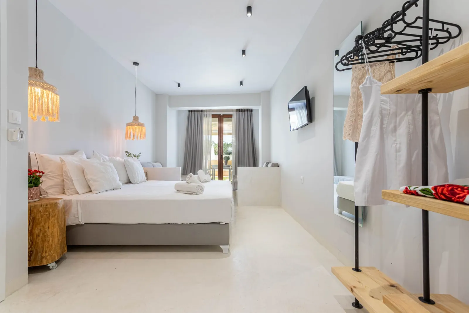 Suite with Pool View