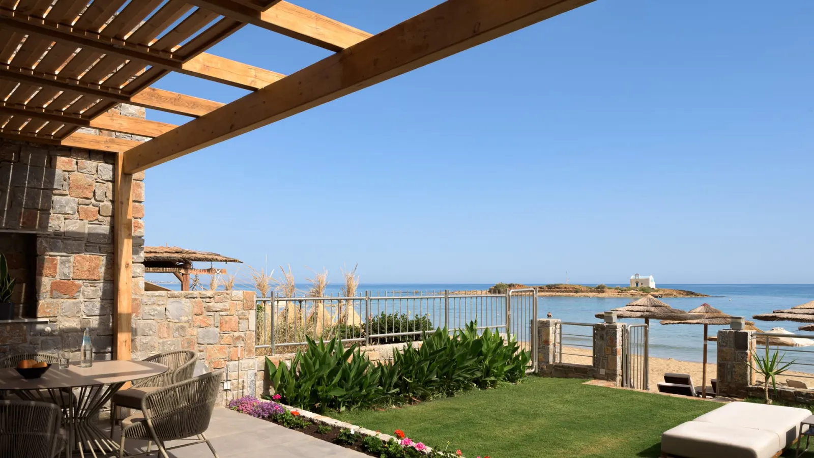 Pasiphae Beachfront Villa