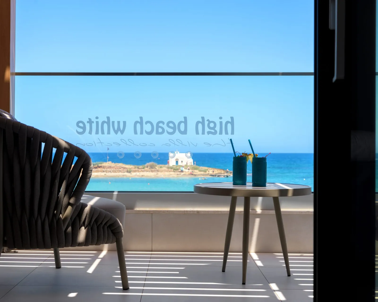 White Pearl Beachfront Suite FSV
