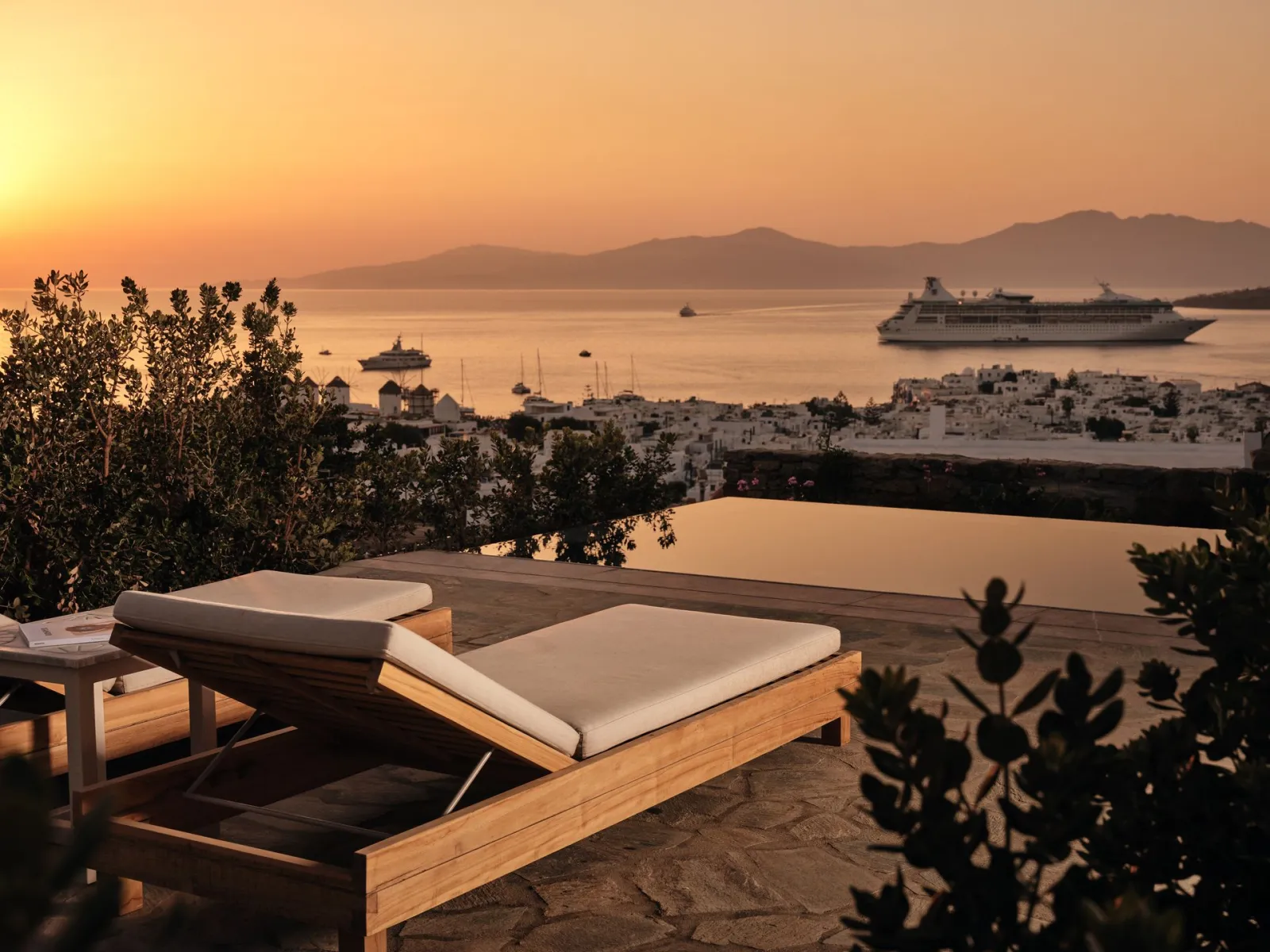 Hilltop Sea View Suite Private Pool | 250m from Belvedere Hotel plus Shuttle