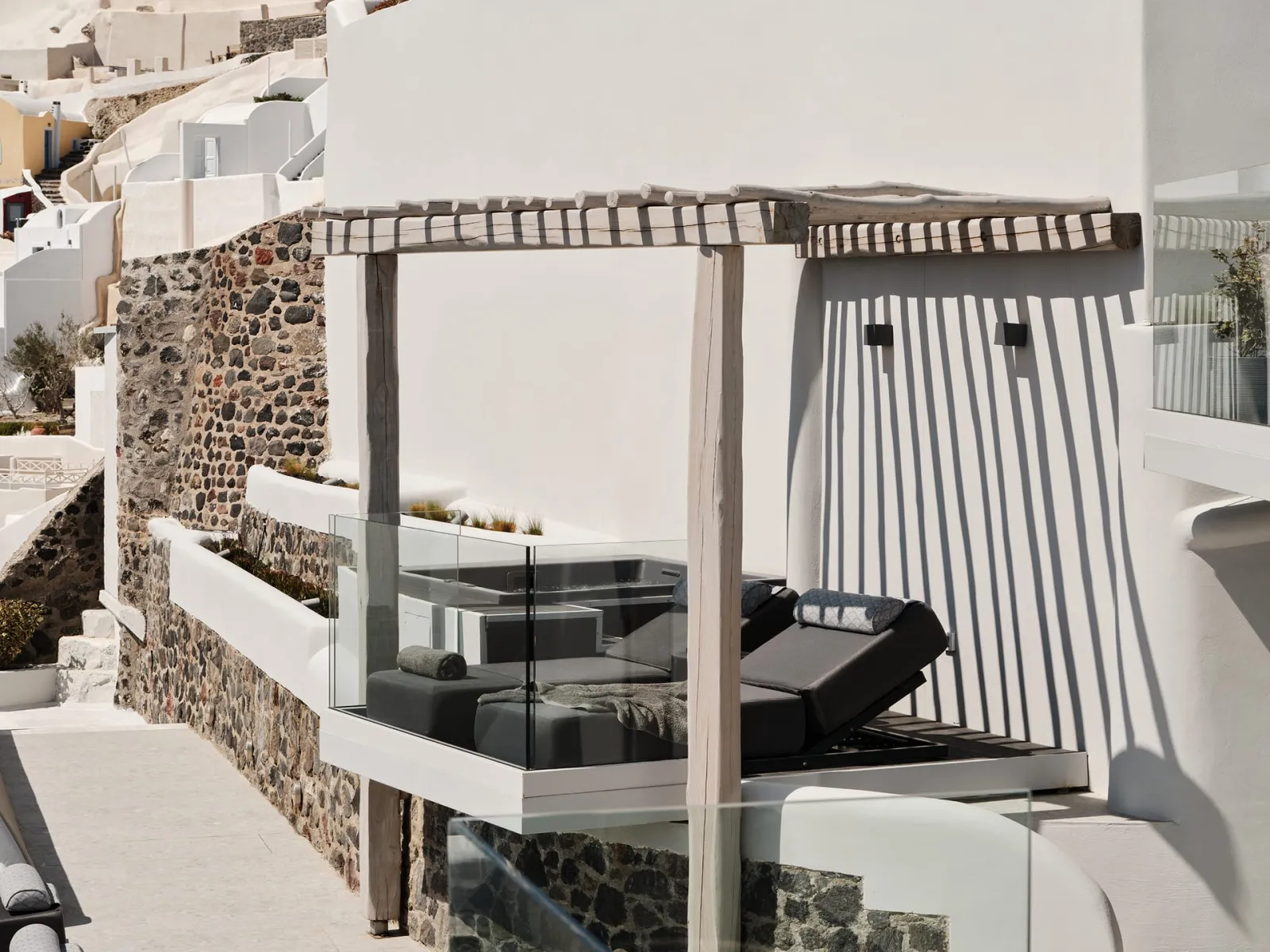 Cave Suite with outdoor hot tub and sea view