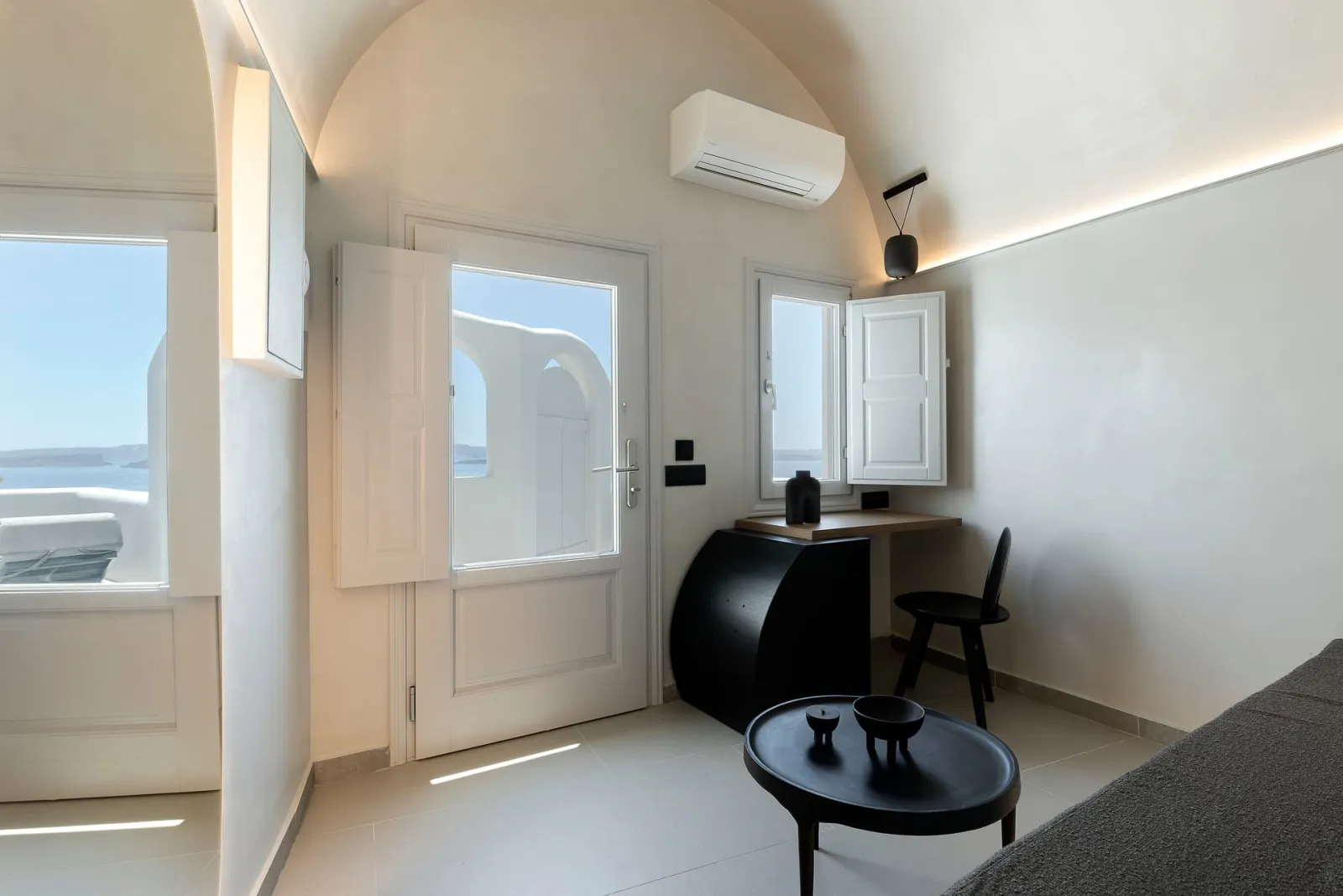 Junior Suite with outdoor hot tub and sea view