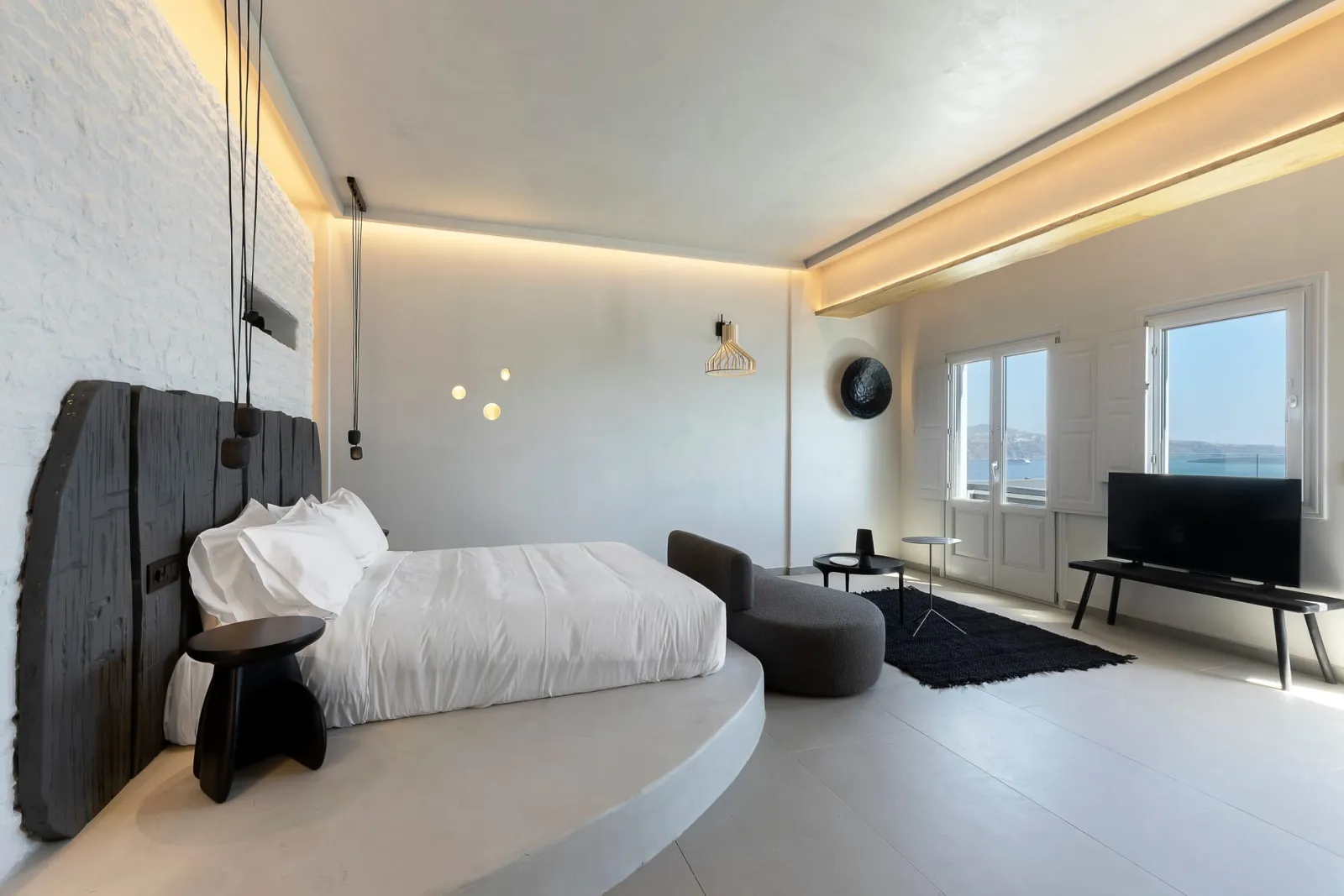 Deluxe Suite with outdoor hot tub and sea view