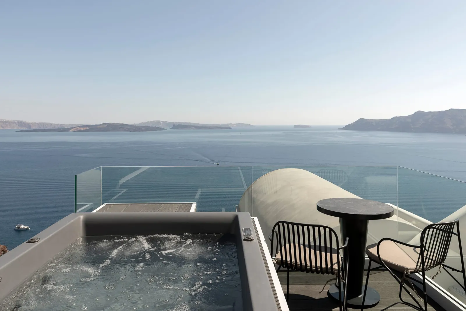 Deluxe Suite with outdoor hot tub and sea view
