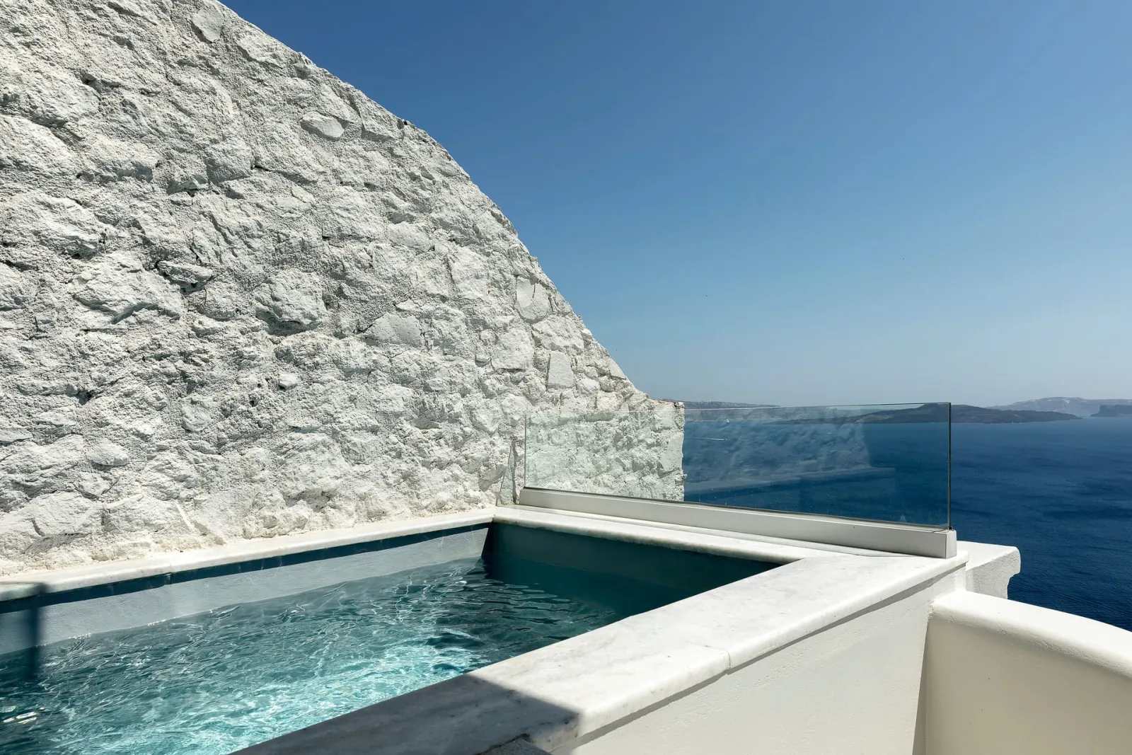 Master Suite with outdoor plunge pool and sea view