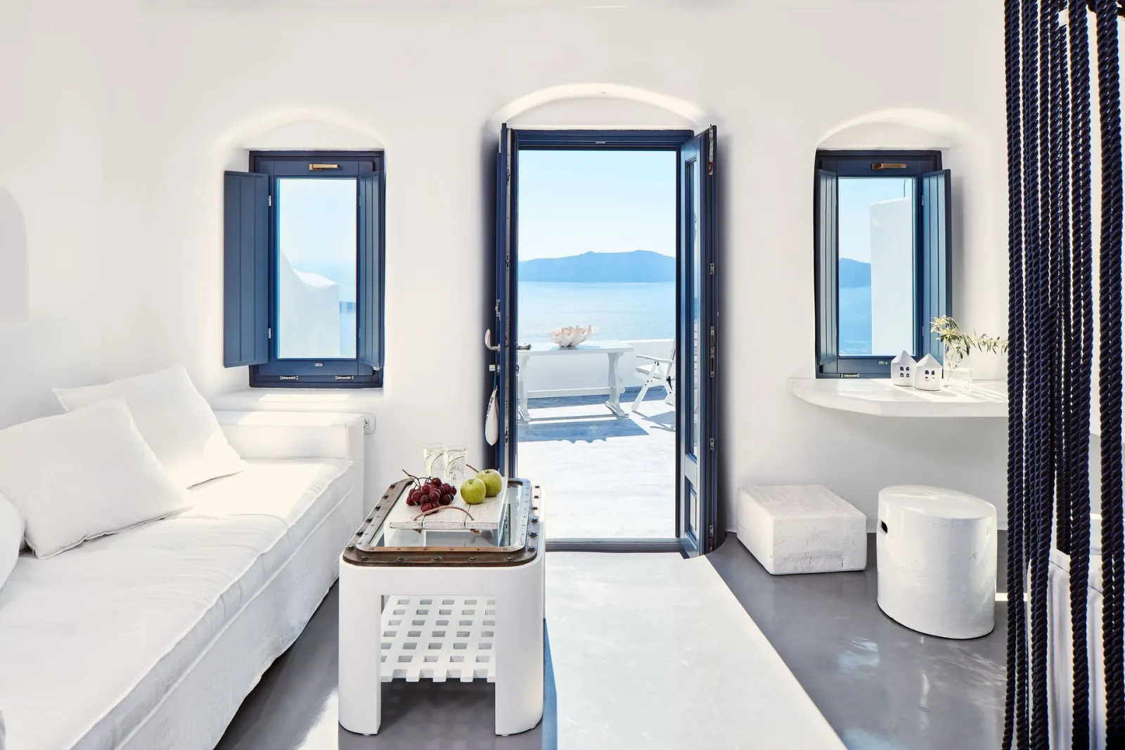 Deluxe Double Room with Caldera View