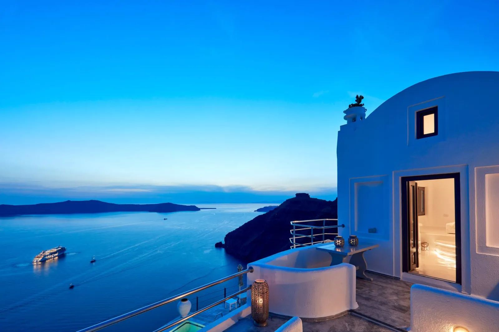 Superior Double Room with Caldera View