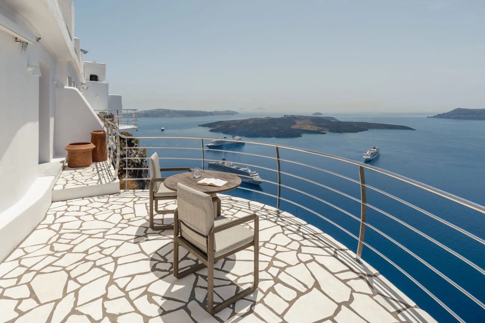Honeymoon Suite with Caldera View