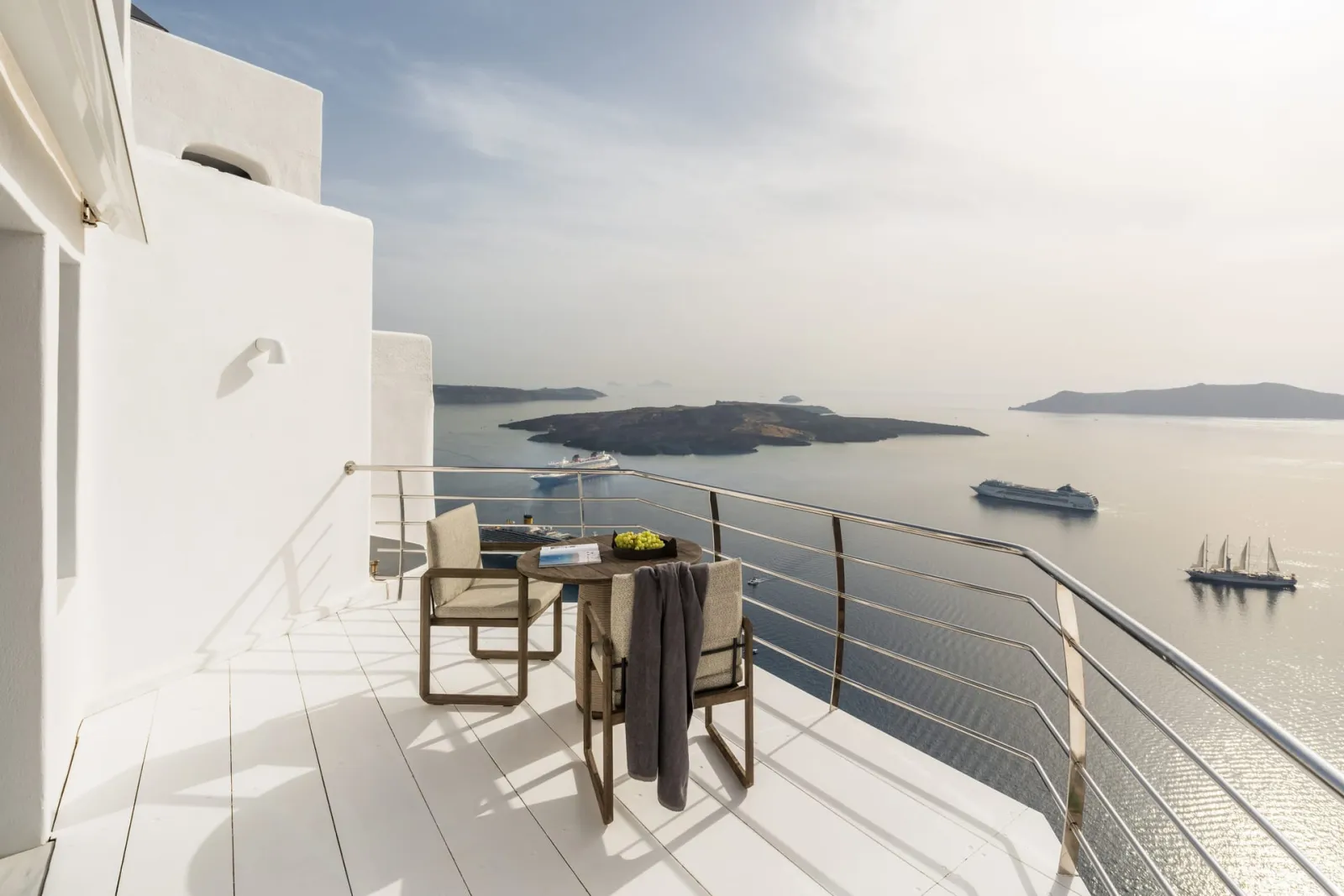 Honeymoon Suite with Caldera View