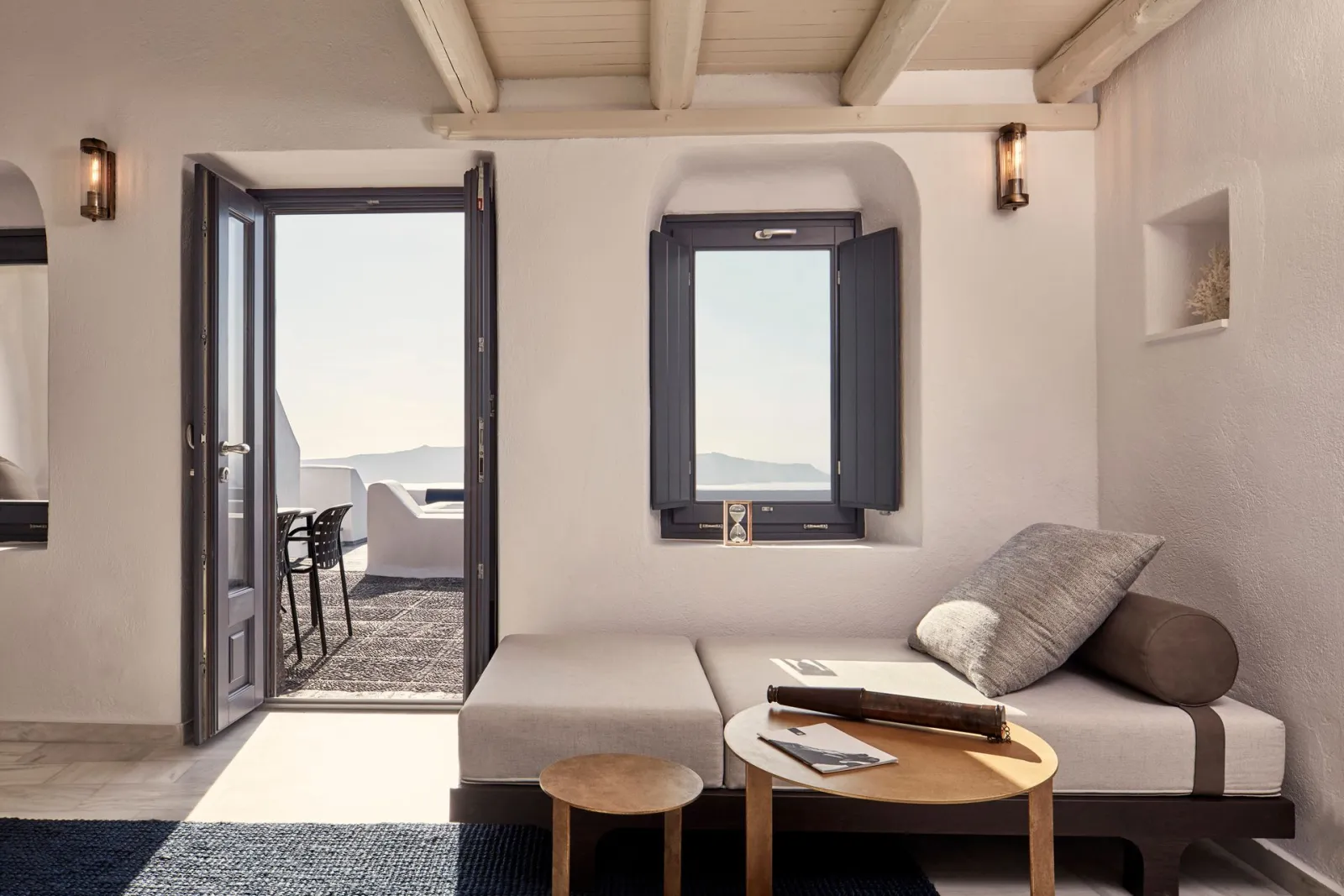 Cave Suite with Caldera View