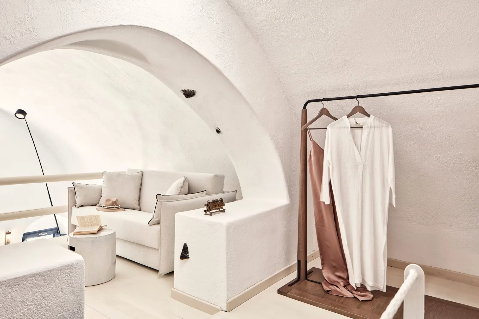 Cave Suite (2-4 guests) with Caldera View