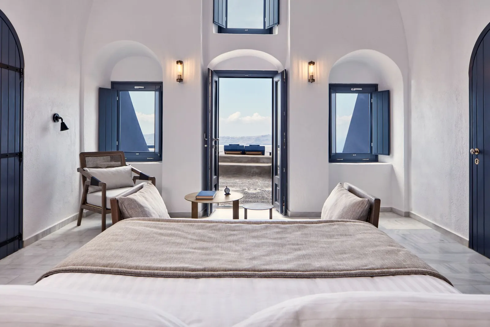 Cave Suite (2-4 guests) with Caldera View
