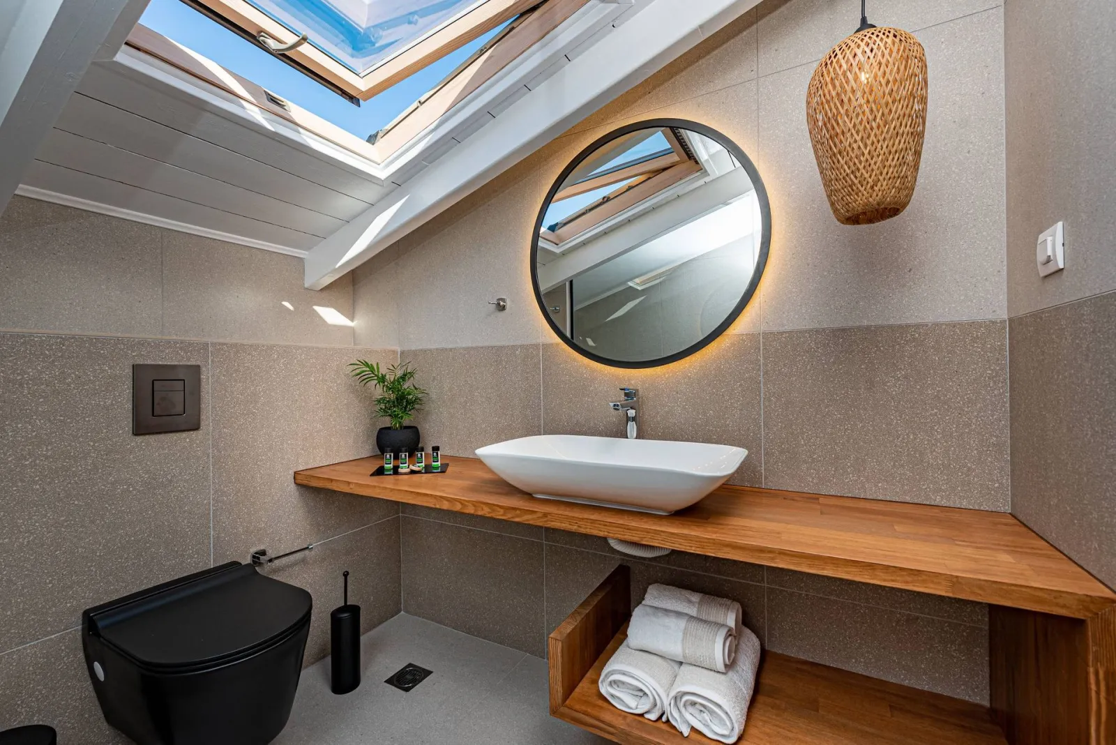Attic 2 Bedroom Apartment