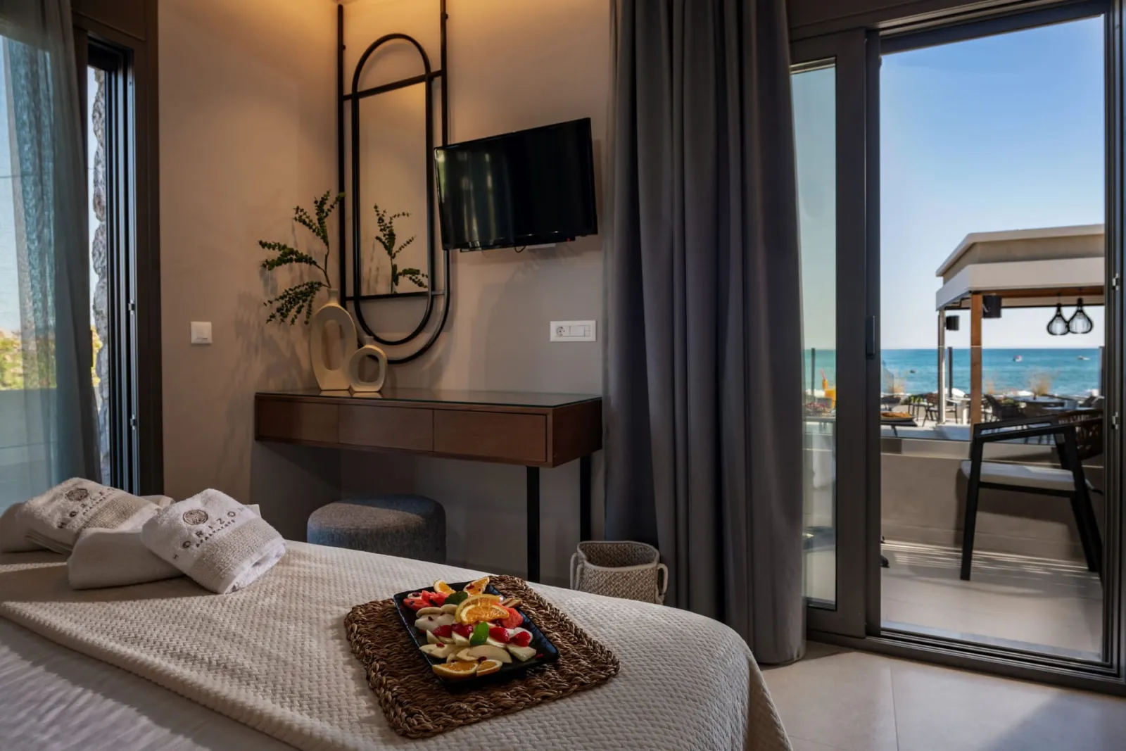 Superior Triple Sea View Room