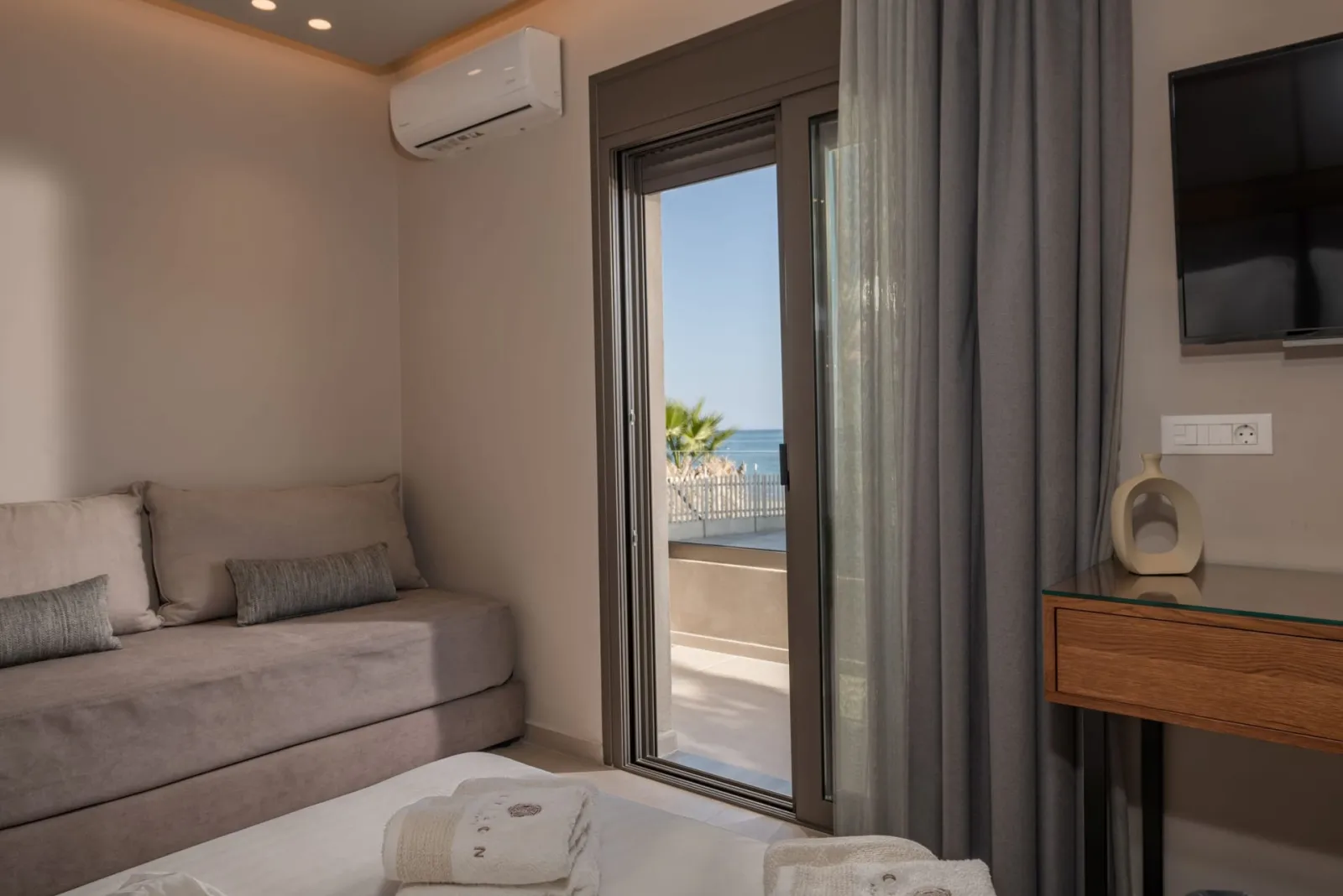 Superior Triple Sea View Room