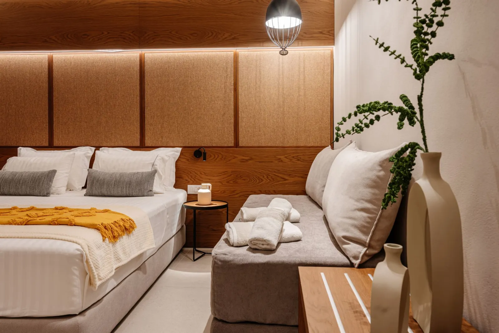 Deluxe Triple Street &amp; Side Sea View Room