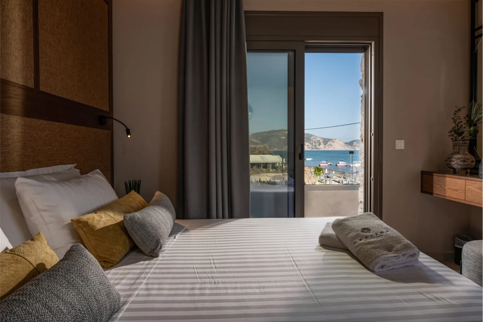Deluxe Triple Seafront Room