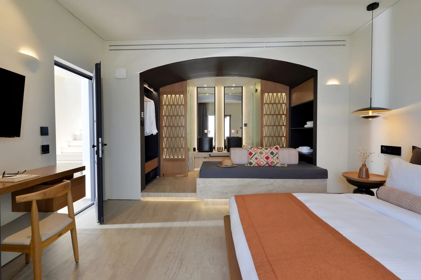 Deluxe Suite with Outdoor Hot Tub